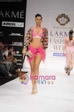 Model walks for Parvesh and Jai at Lakme Fashion Week 2011 Day 1 in Grand Hyatt, Mumbai on 10th March 2011 (52).JPG