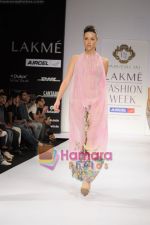 Model walks for Parvesh and Jai at Lakme Fashion Week 2011 Day 1 in Grand Hyatt, Mumbai on 10th March 2011 (55).JPG