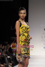 Model walks for Parvesh and Jai at Lakme Fashion Week 2011 Day 1 in Grand Hyatt, Mumbai on 10th March 2011 (72).JPG