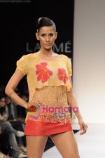 at Chaiyanya Rao_s show at Lakme Fashion Week 2011 Day 1 in Grand Hyatt, Mumbai on 10th March 2011 (60).JPG