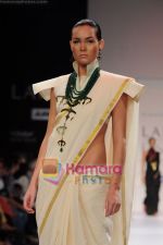 Model walk the ramp for Eina Ahluwalia show at Lakme Fashion Week 2011 Day 3 in Grand Hyatt, Mumbai on 13th March 2011 (33).JPG