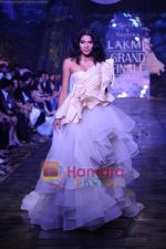 Model walk the ramp for Gauri Nainika show at Lakme Fashion Week 2011 Day 5 in Grand Hyatt, Mumbai on 15th March 2011 (58).JPG