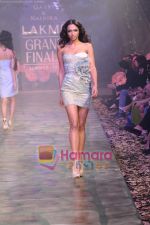 Model walk the ramp for Gauri Nainika show at Lakme Fashion Week 2011 Day 5 in Grand Hyatt, Mumbai on 15th March 2011 (79).JPG