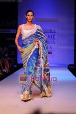 Model walk the ramp for Satya Paul show at Lakme Fashion Week 2011 Day 5 in Grand Hyatt, Mumbai on 15th March 2011 (96).JPG