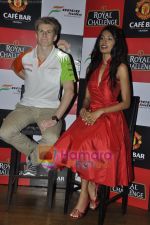 Sarah Jane Dias at Force India event with Adrian Sutil in Man United cafe , Mumbai on 18th March 2011 (5).JPG