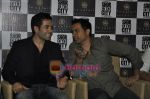 Tusshar Kapoor unveil Shor in the City first look in  Le Soliel, Juhu, Mumbai on 23rd March 2011 (6).JPG