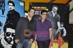 Tusshar Kapoor, Jeetendra unveil Shor in the City first look in  Le Soliel, Juhu, Mumbai on 23rd March 2011 (2).JPG