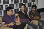 Tusshar Kapoor, Jeetendra unveil Shor in the City first look in  Le Soliel, Juhu, Mumbai on 23rd March 2011 (50).JPG