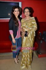 Sharmila Tagore, Soha Ali Khan at Life Goes On film screening in PVR on 24th March 2011 (5).JPG