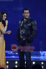 Preity Zinta, Salman Khan on the sets of Guinness World Records in R K Studios on 26th March 2011 (21).JPG