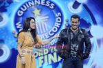 Preity Zinta, Salman Khan on the sets of Guinness World Records in R K Studios on 26th March 2011 (49).JPG
