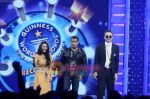 Preity Zinta, Salman Khan on the sets of Guinness World Records in R K Studios on 26th March 2011 (53).JPG