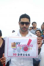 Abhishek Bachchan at anti drugs rally in Nariman Point on 27th March 2011 (10).JPG