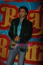 Ranveer Singh at Band Baaja Baraat promo shoot for Sony in Yashraj Studios on 28th March 2011 (10).JPG