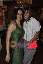 Sona Mohapatra, Mansi Scott at james feraira preview in Cypress, Bandra on 28th March 2011 (2).JPG