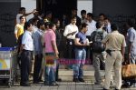 Aamir Khan leave for Mohali for cricket match on 30th March 2011 (2).JPG