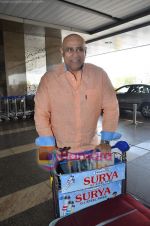 Puneet Issar leave for Mohali for cricket match on 30th March 2011 (2).JPG