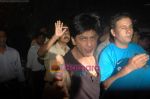 Shahrukh Khan at Ritesh Sidhwani_s party in Bandra on 2nd April 2011 (18).JPG