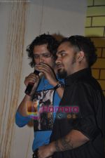 at the Music Launch of Chalo Dilli in Pritam Dhaba, Mumbai on 5th April 2011 (66).JPG