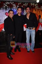 Anees Bazmee, Sunil Shetty, Irrfan Khan at the Premiere of Thank you in Chandan, Juhu,Mumbai on 6th April 2011 (2).JPG