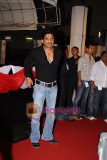 Sunil Shetty at the Premiere of Thank you in Chandan, Juhu,Mumbai on 6th April 2011 (30).JPG