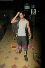 Pratiek babbar snapped getting out of Golds Gym in Bandra, Mumbai on 8th April 2011 (9).JPG