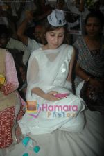 Urmila Matondkar support Anna Hazare movement in Azad Maidan, Mumbai on 8th April 2011 (9).JPG
