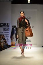 Model walks the ramp for Pero show on Wills Lifestyle India Fashion Week 2011 � Day 4 in Delhi on 9th April 2011 (64).JPG