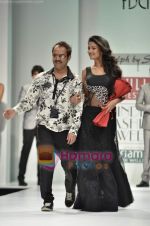 Sonal Chauhan walks the ramp for Sylph By Sadan show on Wills Lifestyle India Fashion Week 2011-Day 4 in Delhi on 9th April 2011 (14).JPG