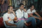 Abhishek Bachchan, Prateik Babbar, Rohan Sippy at Dum Maro Dum Promotion in Mumbai on 10th April 2011 (12).JPG