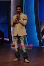 Remo D Souza at Zee TV Dance Ke Superstars on 12th April 2011 (48)~0.JPG