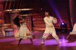 at Zee TV Dance Ke Superstars on 12th April 2011 (19).JPG