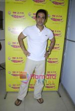 Tusshar Kapoor promote Shor in the City on Radio Mirchi in Lower Parel, Mumbai on 13th April 2011 (8).JPG