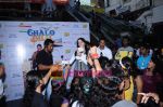 Yana Gupta Does Flash Mob activity to promote Chalo Dilli in   Phoenix Mills on 15th April 2011 (4)~0.JPG