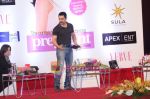 Aamir Khan at the Dr. Firuza Parikh_s book Launch - A Complete Guide to becoming pregnant on 16th April 2011 (6).JPG