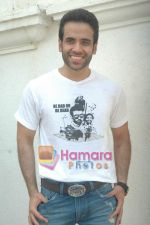 Tusshar Kapoor promote Shor in the City in Mumbai on 17th April 2011 (13).JPG