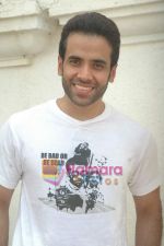 Tusshar Kapoor promote Shor in the City in Mumbai on 17th April 2011 (16).JPG