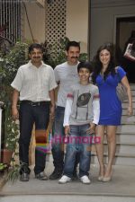 Aamir Khan, Darsheel Safary, Manjari Phadnis promote Zokkomon  in Bandra, Mumbai on 19th April 2011 (11).JPG