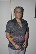 Aditya Raj Kapoor at Skumars Online Bcol.in website launch in Tote, Mumbai on 19th April 2011 (2).JPG