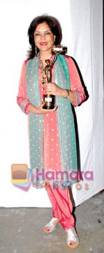 Zeenat Aman at GR8 Women_s Awards in Dubai on 19th April 2011 (61).jpg