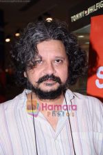 Amol Gupte at the music launch of the film Stanley Ka Dabba in Landmark, Mumbai on 21st April 2011 (5).JPG