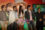 Neha Dhupia, Vivek Oberoi at the launch of singer Apoorv_s album in Vie Lounge on 21st April 2011 (10).JPG