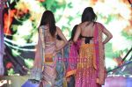 at Gitanjali Wow Awards in Taj Land_s End on 21st April 2011 (120).JPG