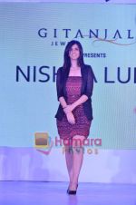 at Nishka Lulla Show at Gitanjali Wow Awards in Taj Land_s End on 21st April 2011 (6).JPG