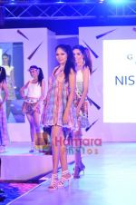 at Nishka Lulla Show at Gitanjali Wow Awards in Taj Land_s End on 21st April 2011 (8).JPG