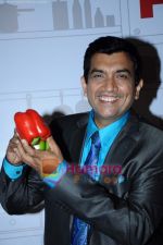 Sanjeev Kapoor at Food Food channel bash hosted by Sanjeev Kapoor in Bunglow 9 on 22nd April 2011 (16).JPG