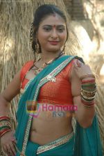 at Bhojpuri film Damad Chahi Fokat Mein shoot in Madh on 22nd April 2011 (11).JPG