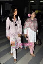 Priyanka Chopra returns from Ajmer Shariff in Mumbai on 26th April 2011 (12).JPG