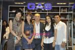 Mrinalini Sharma inaugurates GAS store in Khar, Mumbai on 28th April 2011 (10).JPG