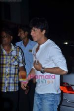 Shahrukh Khan at Maheep Kapoor_s bday bash in Juhu, Mumbai on 30th April 2011 (4).JPG